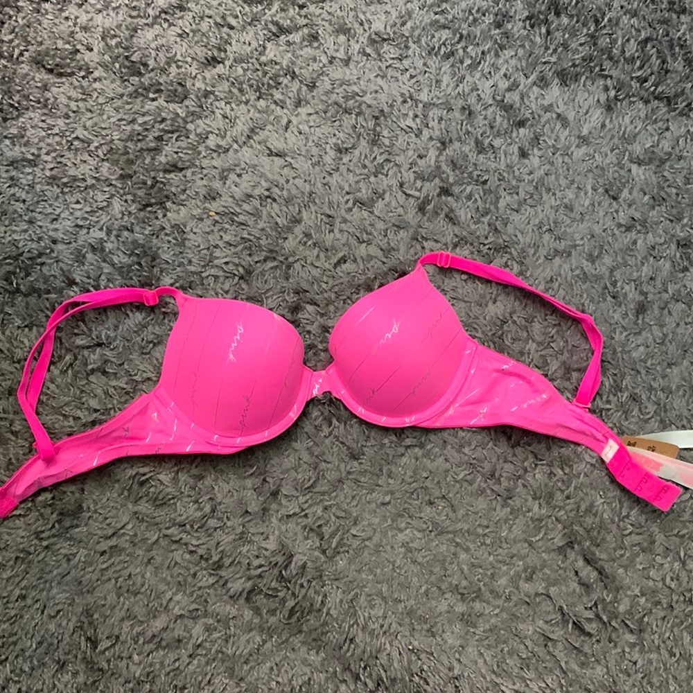PINK Victoria's Secret push up bra. Size 32A and NEVER WORN. still has the tags